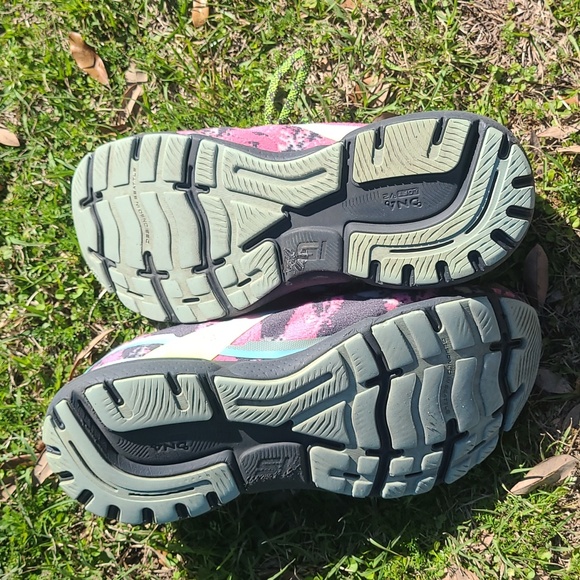 Brooks Ghost 15 Women's Size 11.5 Pink Gray Running Shoes 1203801B479 - Picture 6 of 7